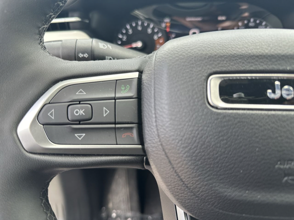Certified 2026 Jeep Compass Limited AWD/4WD image 29