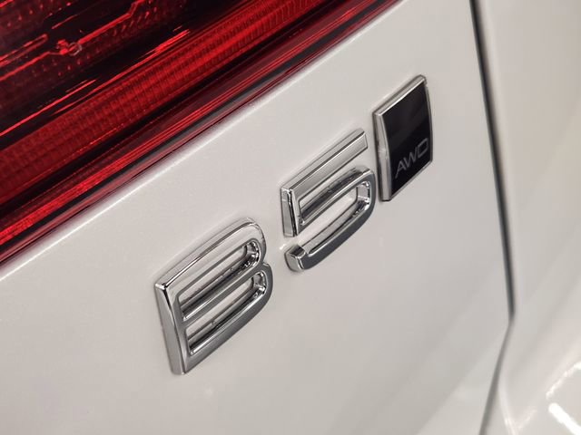 New 2026 Volvo XC60 B5 Ultra w/ Protection Package Premier AWD/4WD image 13