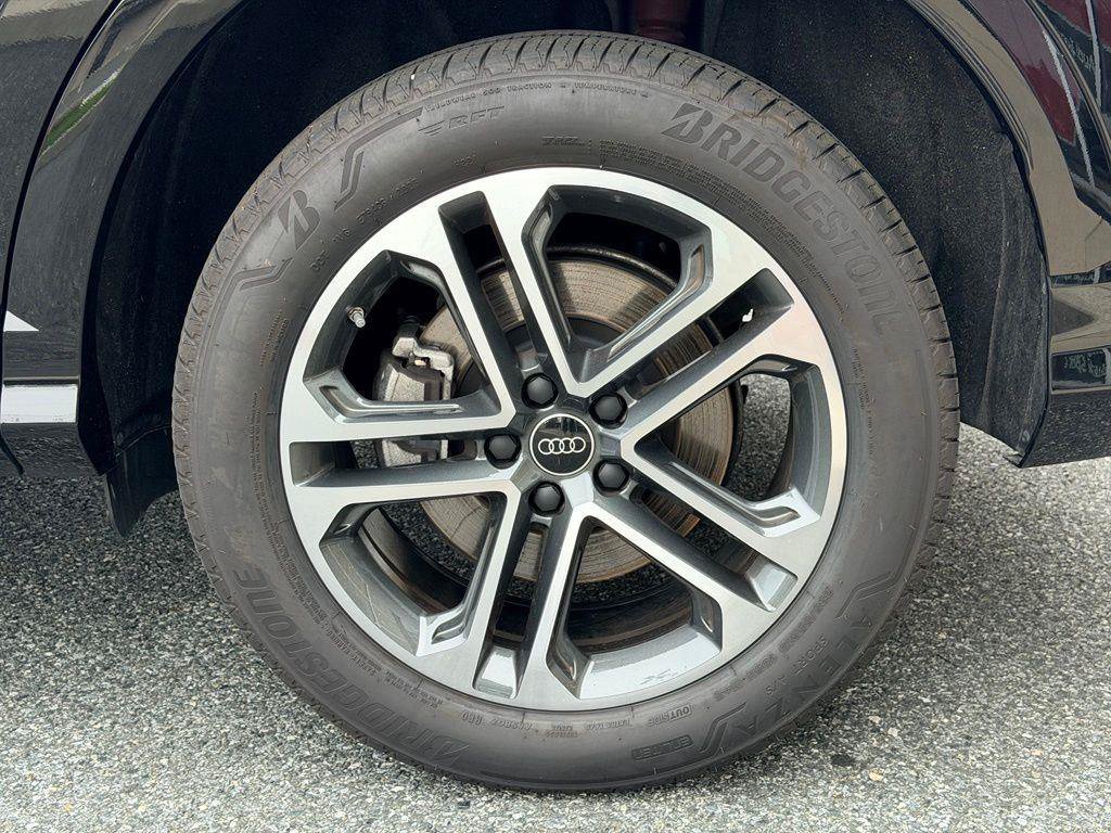 Certified 2025 Audi Q5 Premium w/ Convenience Package AWD/4WD image 27