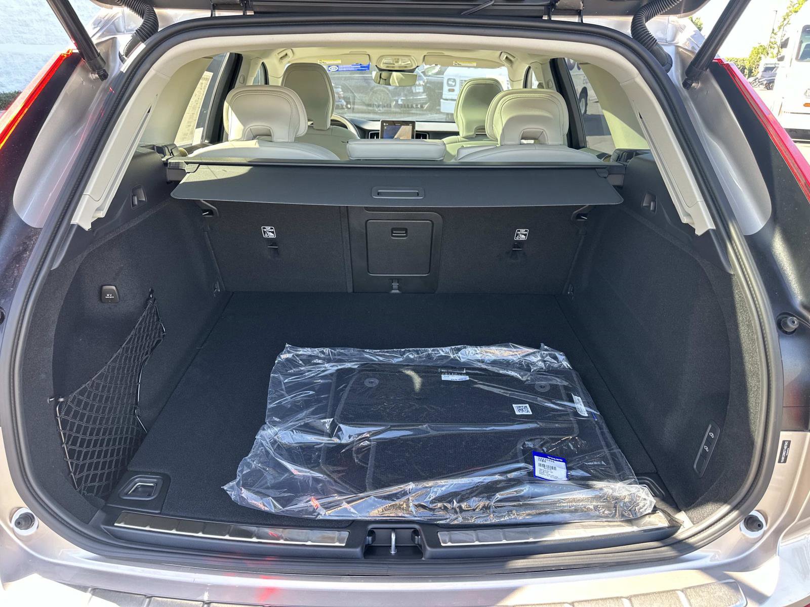 New 2026 Volvo XC60 B5 Ultra w/ Climate Package AWD/4WD image 18