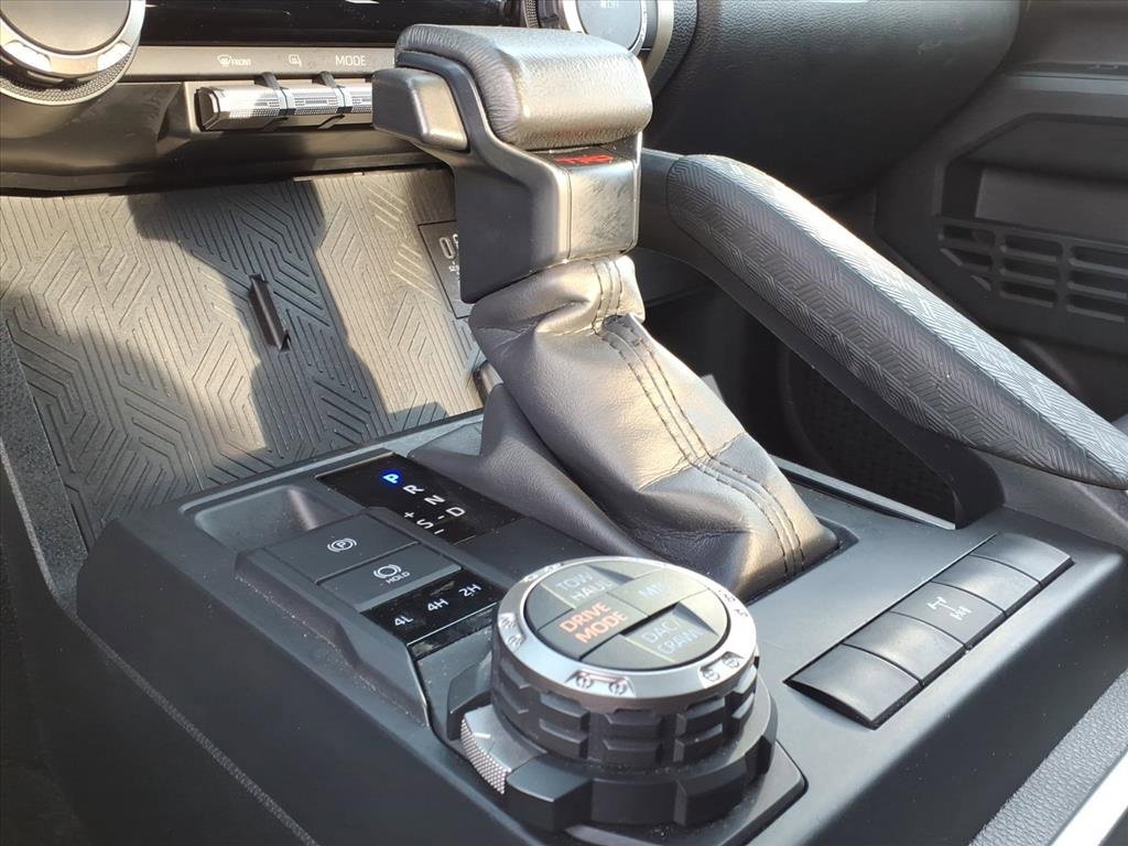 Used 2024 Toyota Tacoma TRD Off-Road image 17