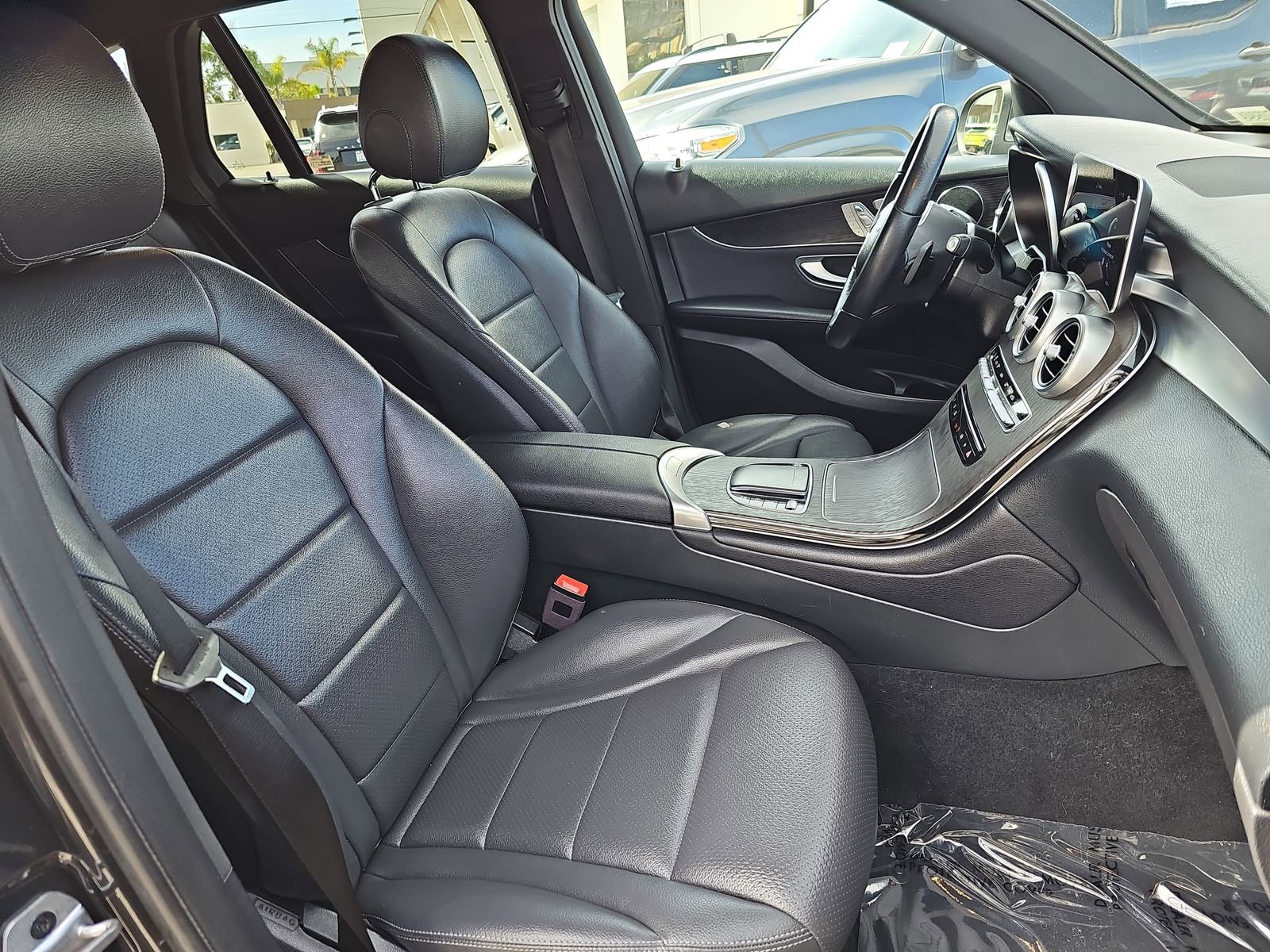 Used 2022 Mercedes-Benz GLC 300 image 10