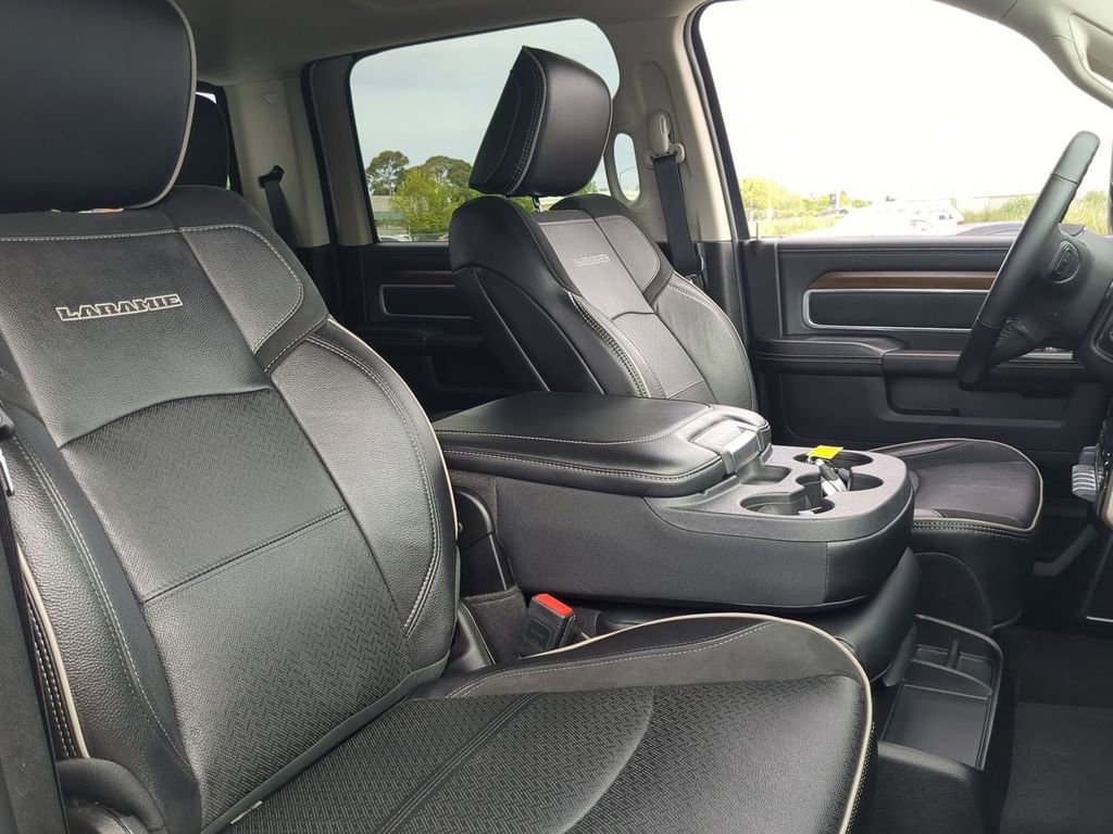 Used 2024 RAM 2500 Laramie AWD/4WD image 8