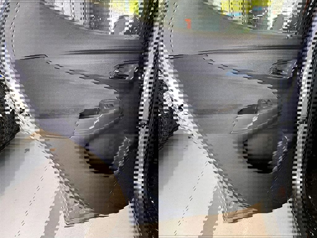 Used 2023 Chevrolet Bolt EUV LT w/ Comfort Package image 20