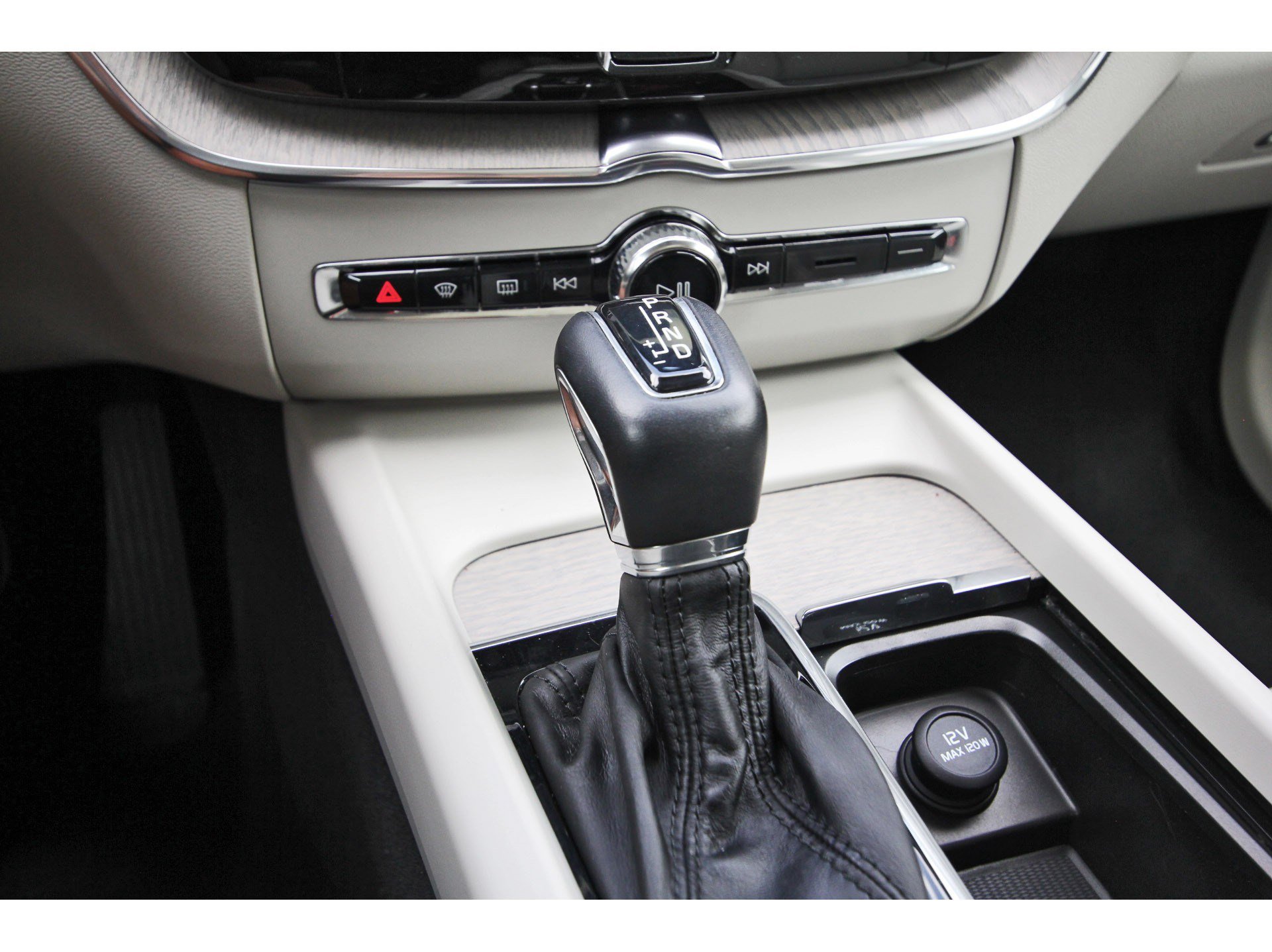 Used 2020 Volvo XC60 T6 Inscription AWD/4WD image 27