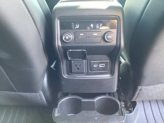 Used 2023 GMC Acadia SLT image 22