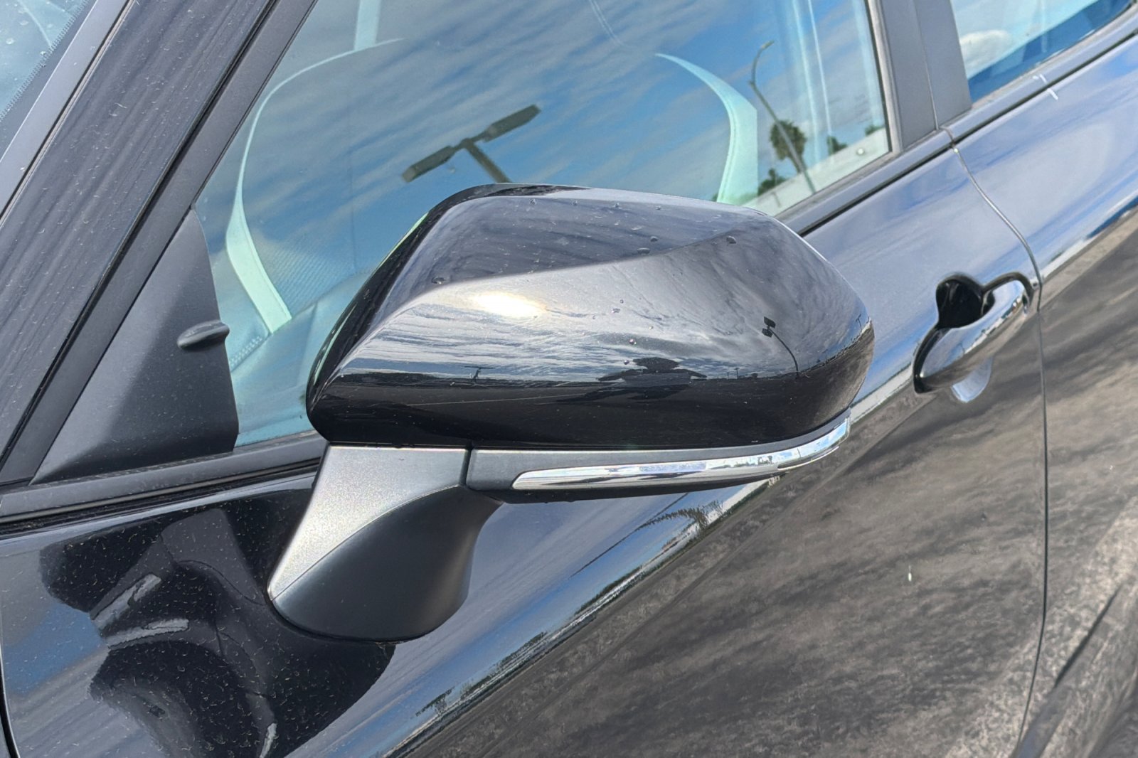 Used 2025 Toyota Camry SE FWD image 41