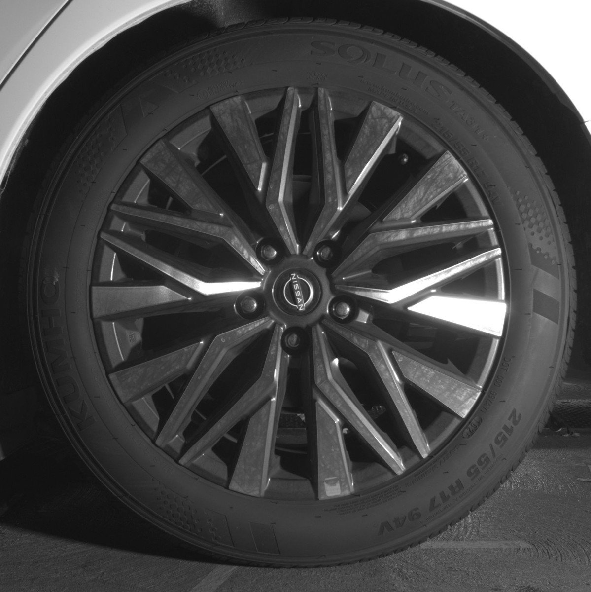 Used 2025 Nissan Altima 2.5 SV FWD image 14