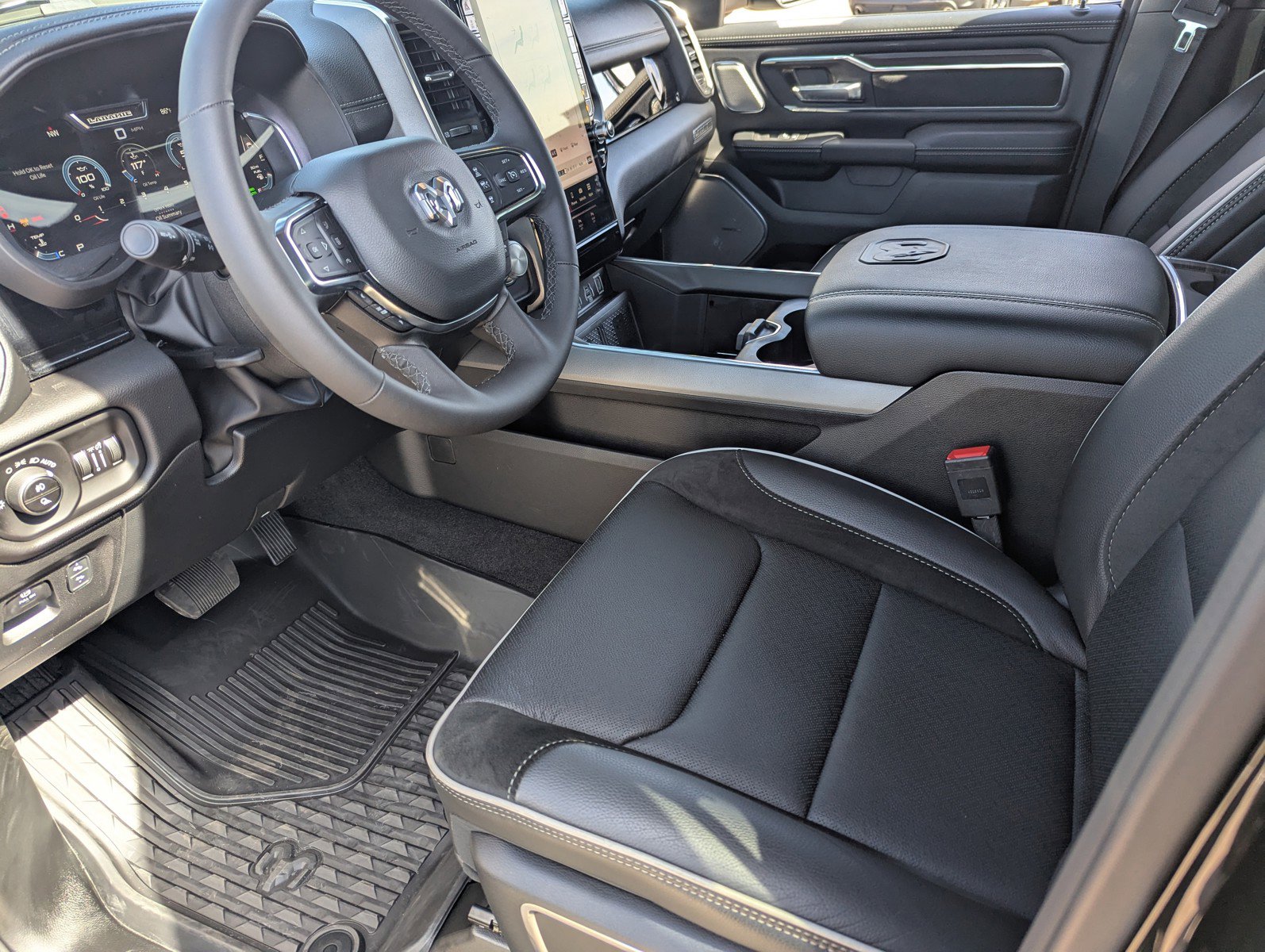 Used 2026 RAM 1500 Laramie w/ Night Edition image 27