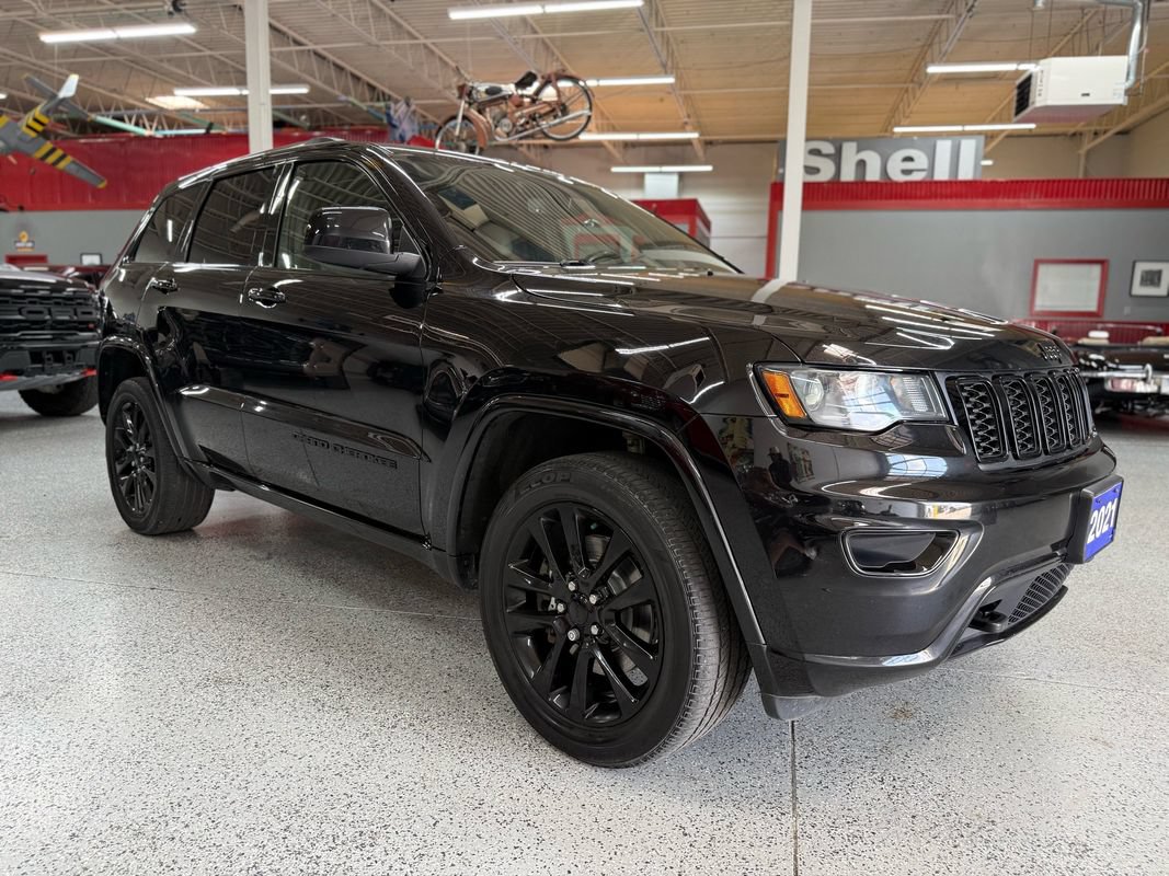 Used 2021 Jeep Grand Cherokee Altitude AWD/4WD image 7