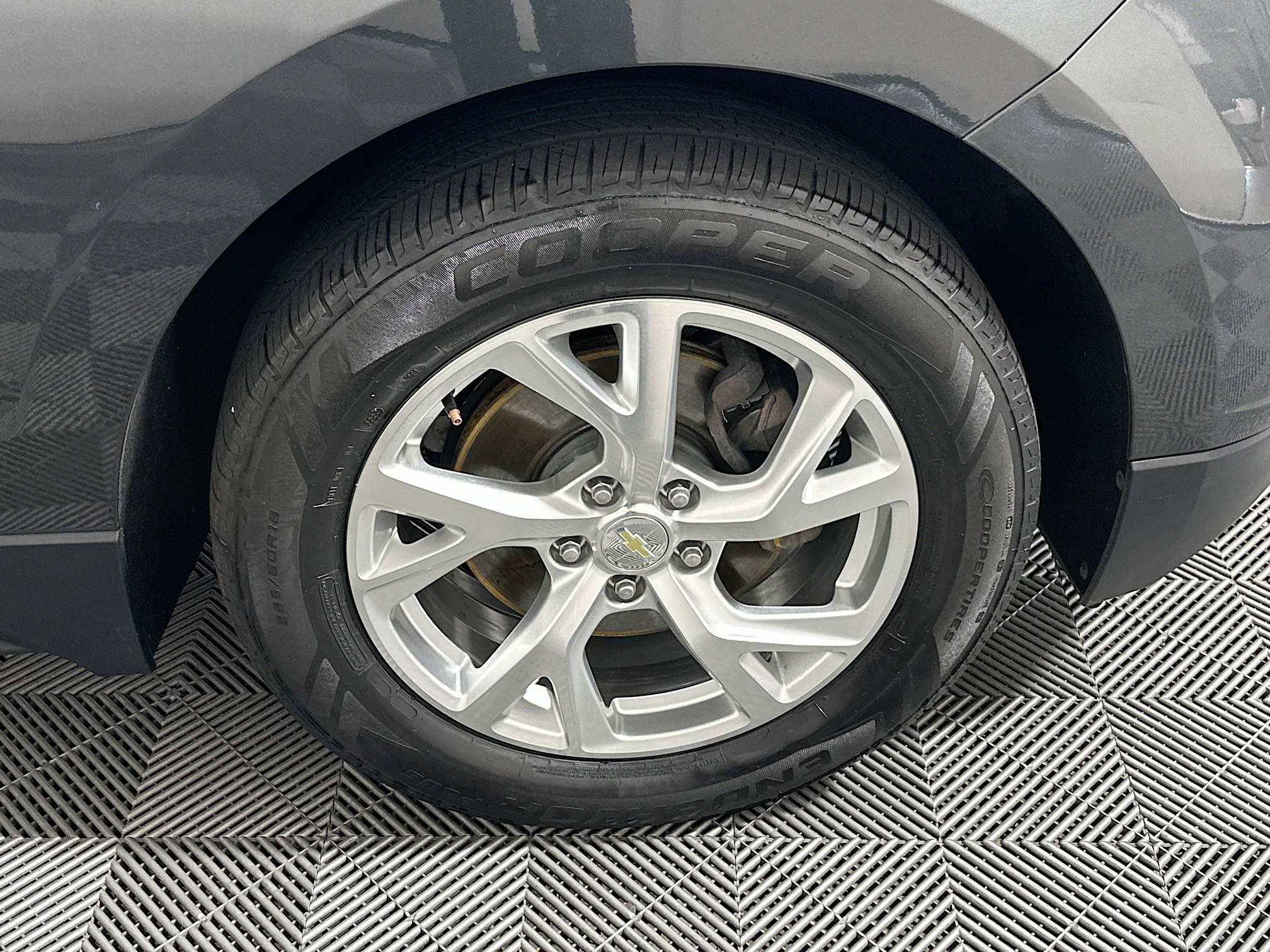 Used 2020 Chevrolet Equinox LT FWD image 11