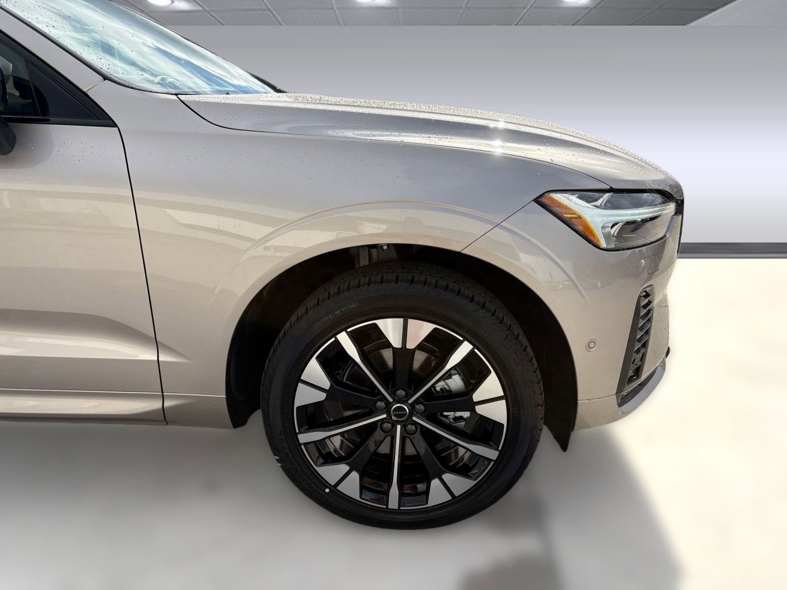 New 2026 Volvo XC60 B5 Plus w/ Climate Package image 11