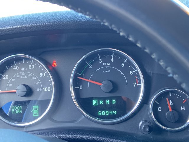 Used 2014 Jeep Wrangler Unlimited Rubicon w/ Connectivity Group AWD/4WD image 24