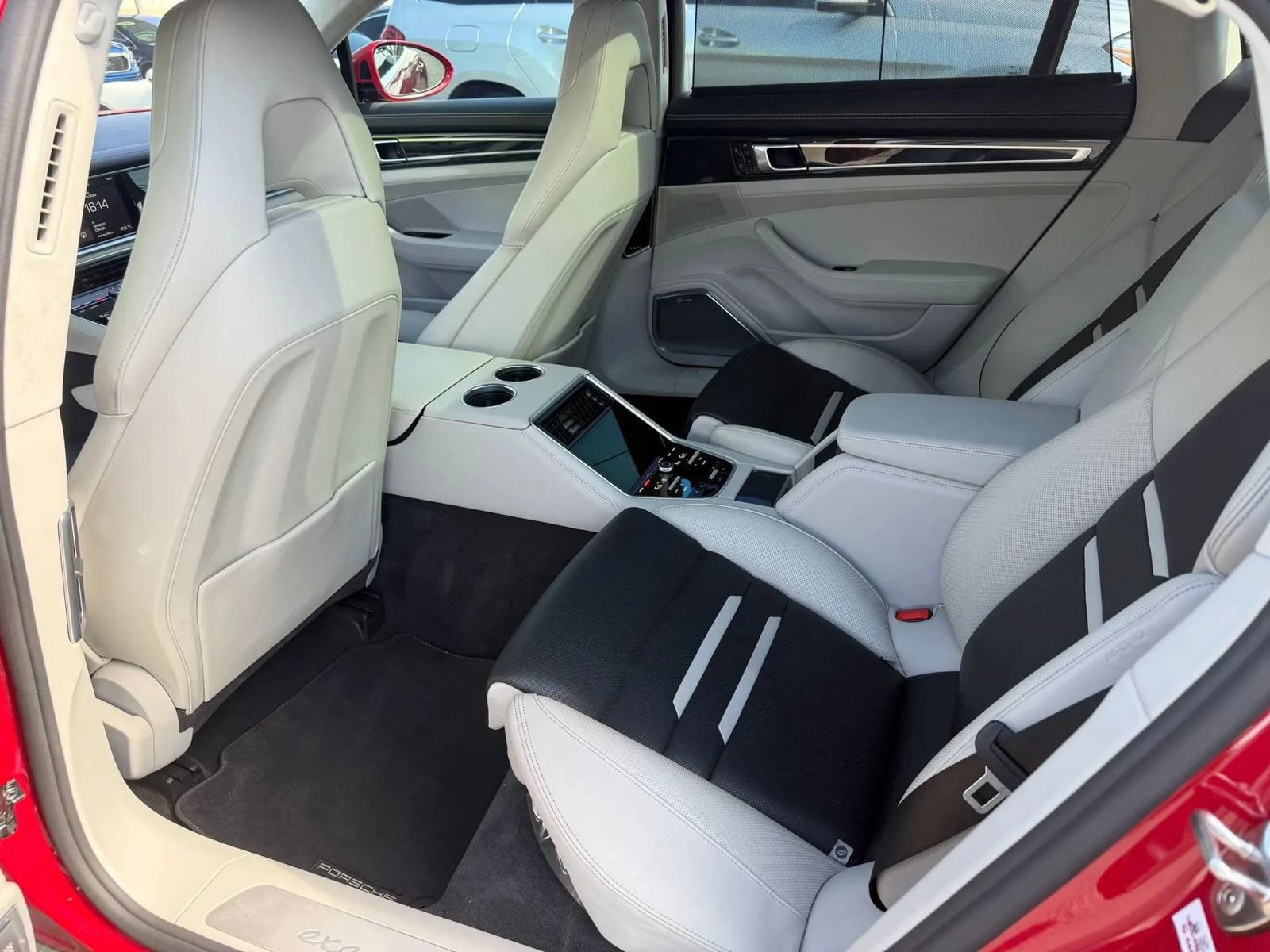 Used 2018 Porsche Panamera Turbo Executive w/ Assistance Package AWD/4WD image 16