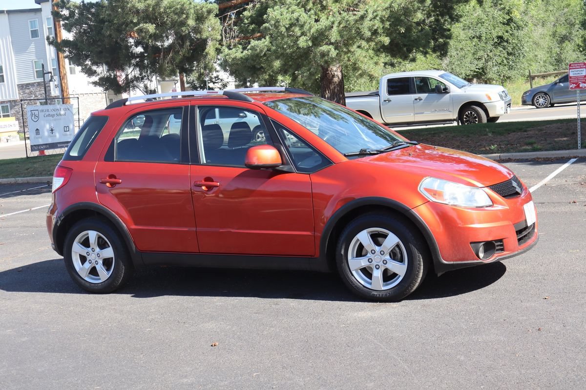Used 2010 Suzuki SX4 Touring AWD/4WD image 2