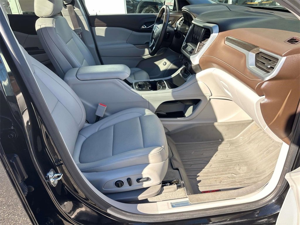 Used 2023 GMC Acadia SLT w/ Technology Package image 17