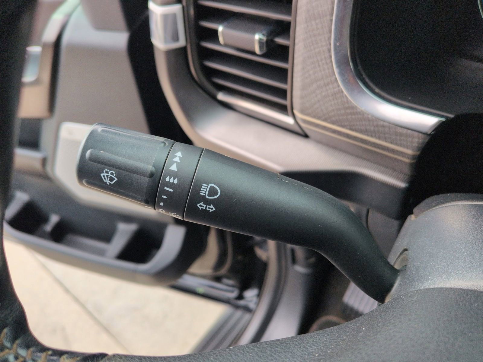 Certified 2023 Ford F150 Platinum image 28