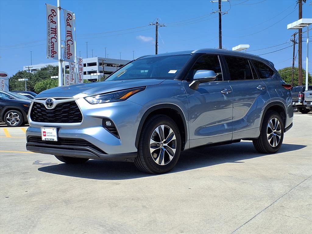 Used 2023 Toyota Highlander XLE