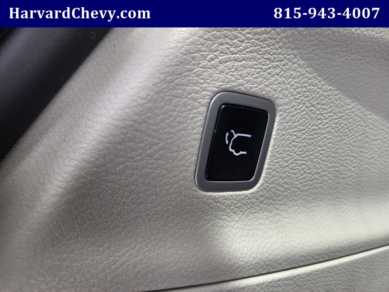Used 2023 Chrysler Pacifica Touring-L FWD image 34