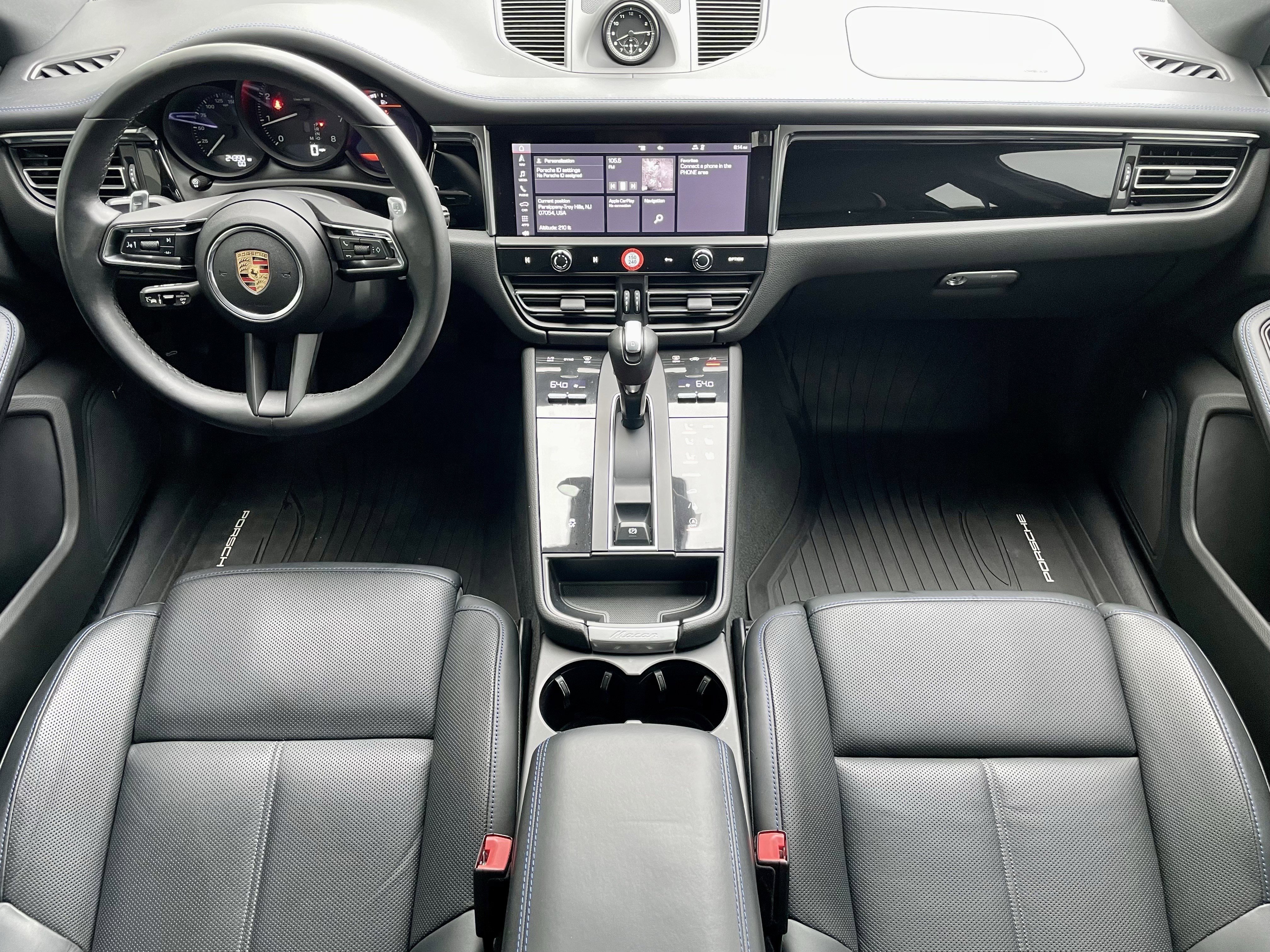 Used 2023 Porsche Macan Turbo image 16