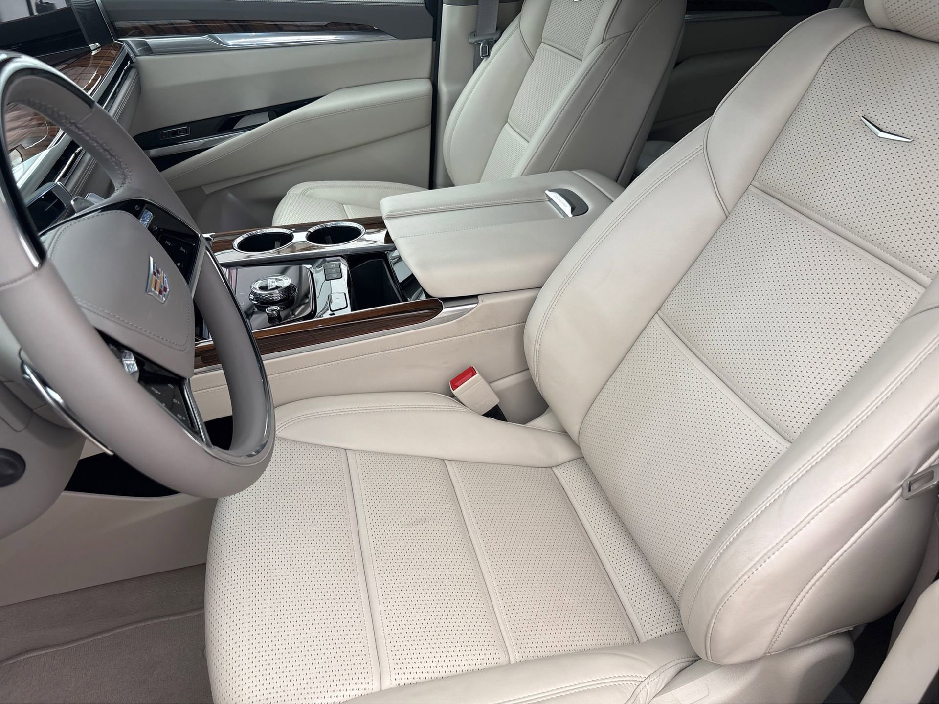 New 2025 Cadillac Escalade Sport Platinum image 9