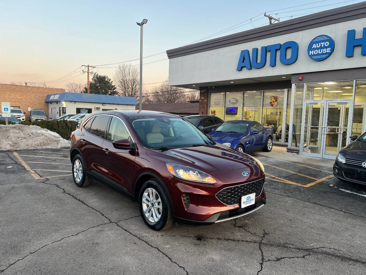 Used 2021 Ford Escape SE image 3