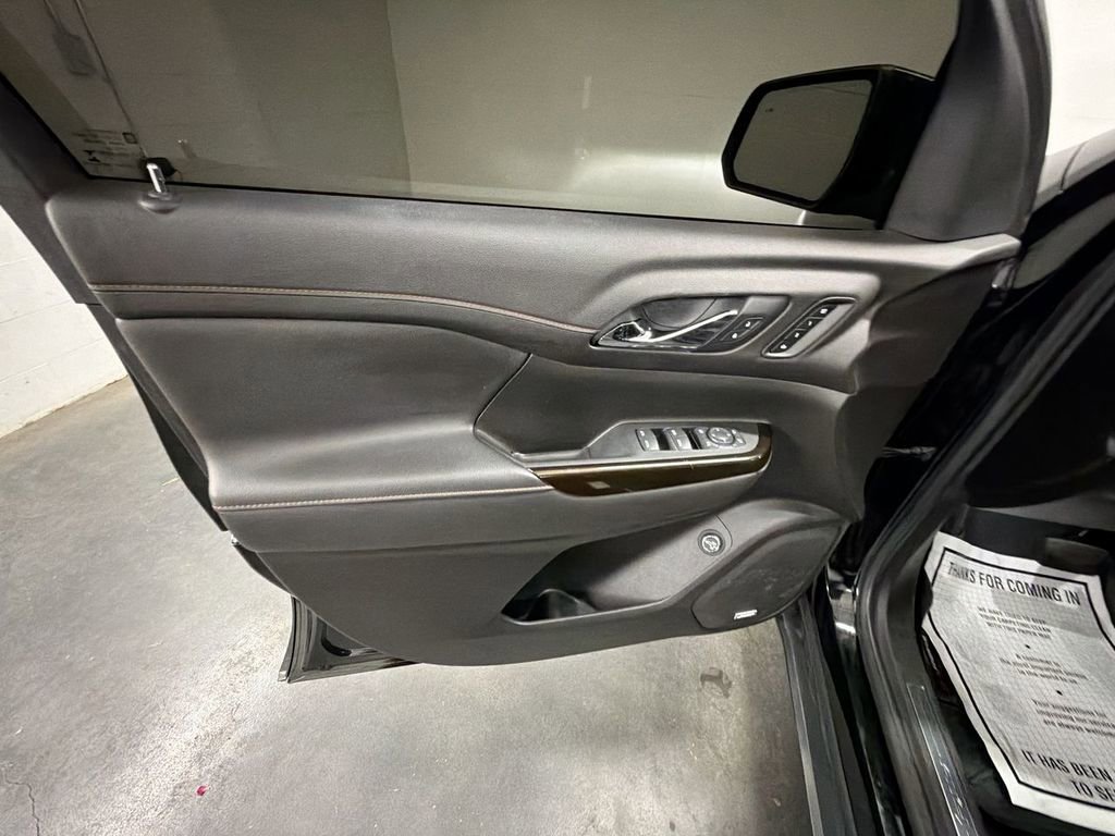 Used 2022 GMC Acadia AT4 w/ Technology Package image 23