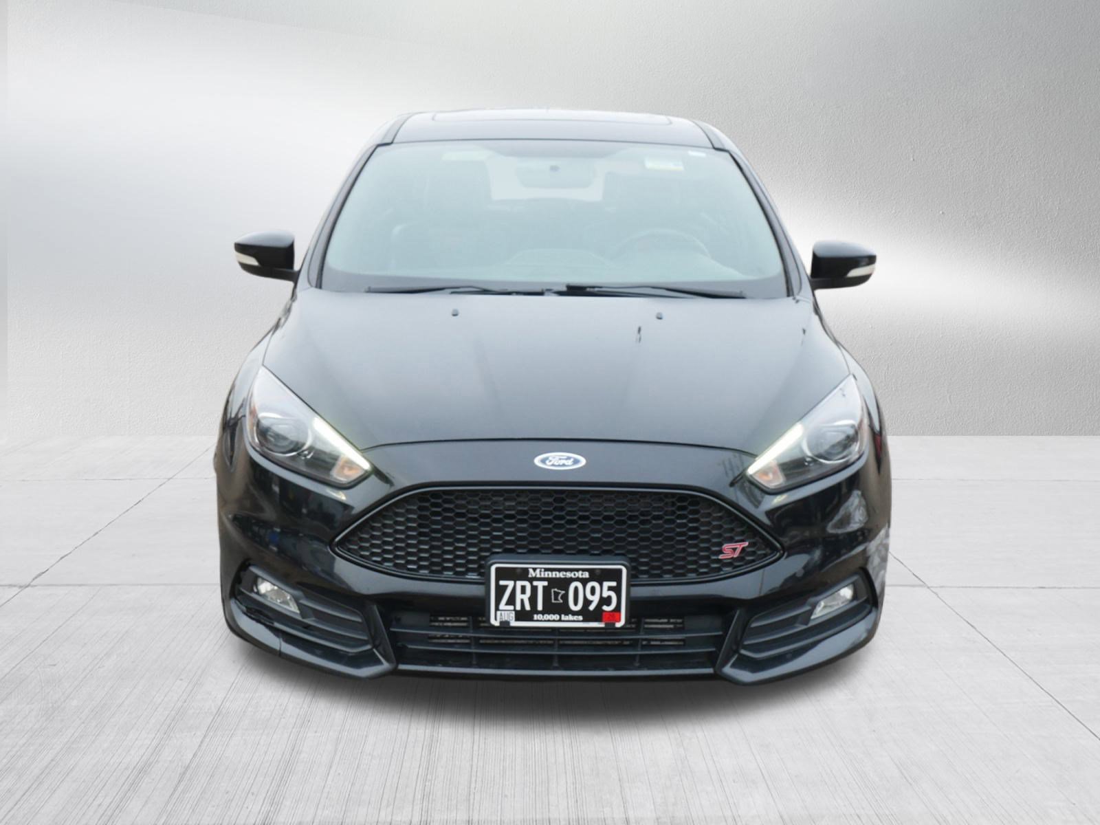 Used 2018 Ford Focus ST w/ Equipment Group 401A image 2