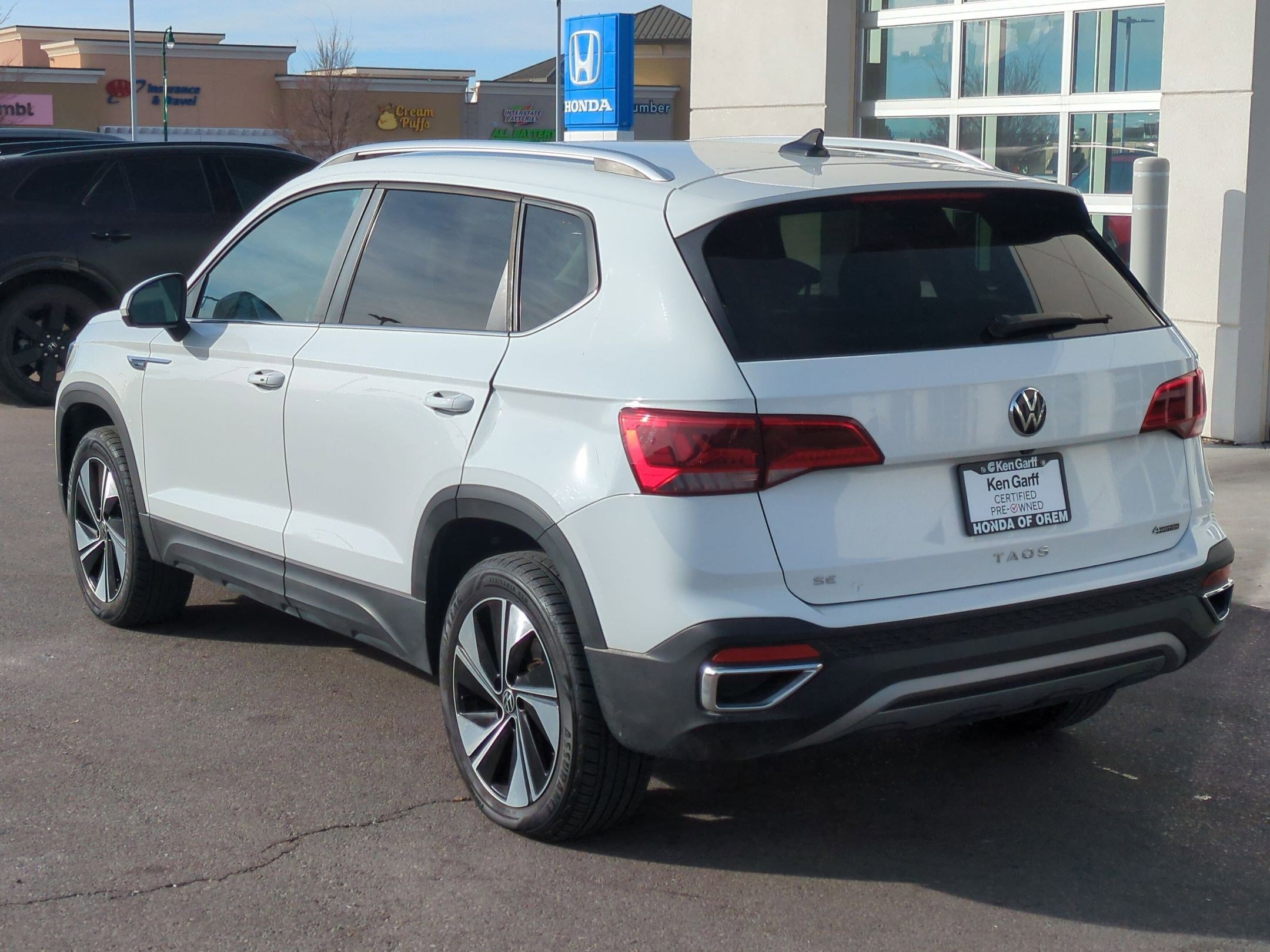 Used 2023 Volkswagen Taos SE image 9