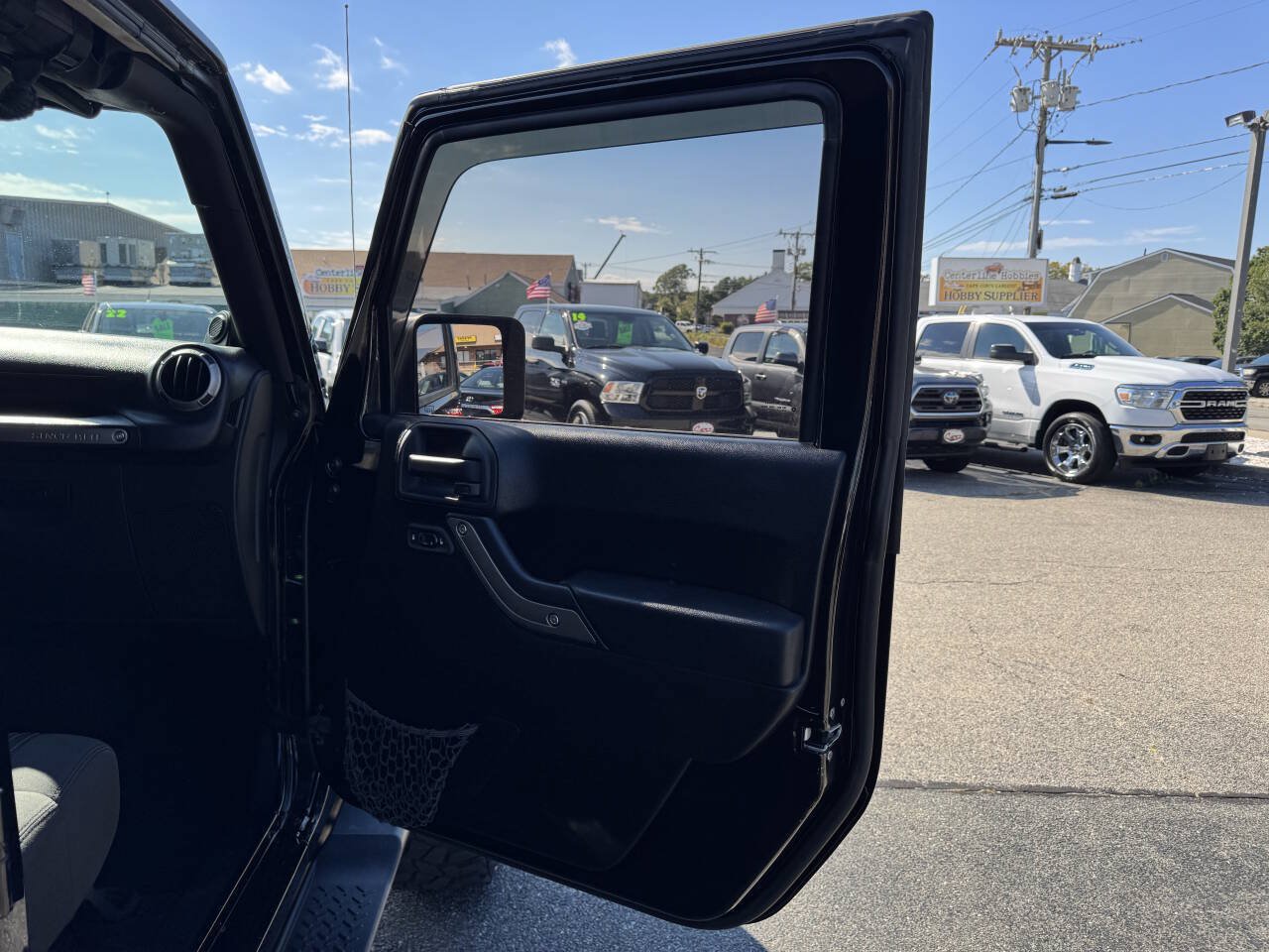 Used 2012 Jeep Wrangler Unlimited Sport AWD/4WD image 39