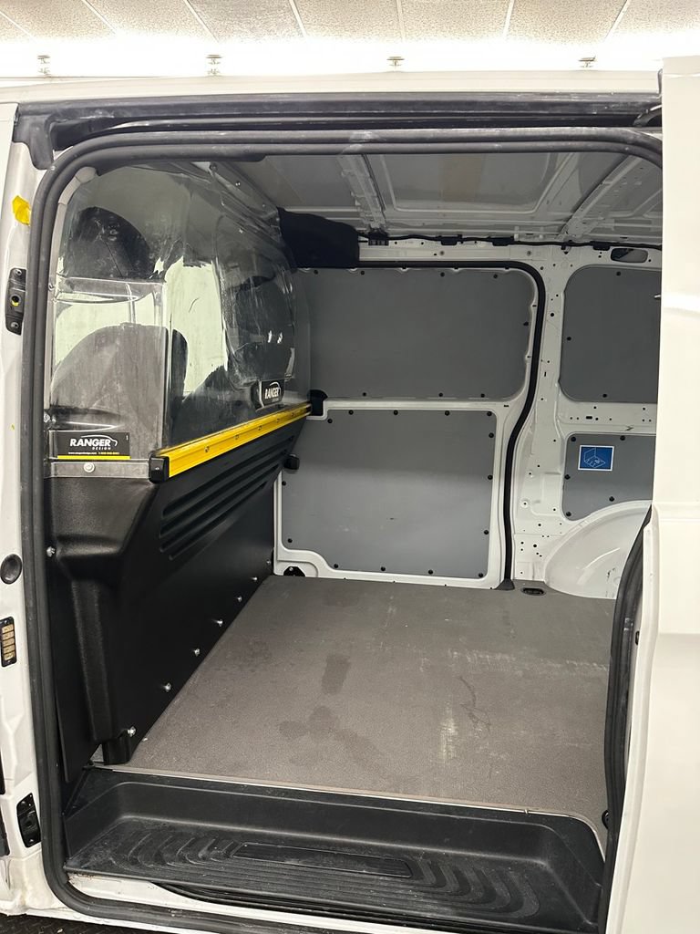 Used 2021 Mercedes-Benz Metris image 22