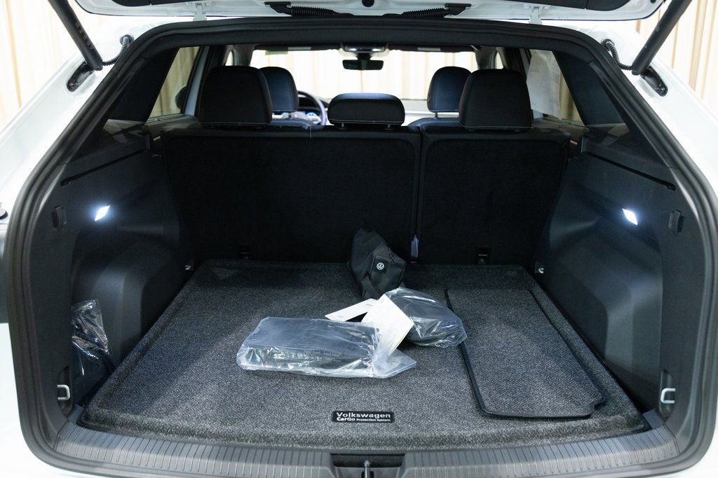 New 2026 Volkswagen Atlas Cross Sport SE image 22