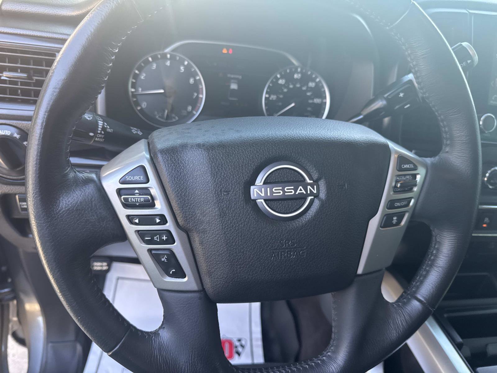 Used 2024 Nissan Titan SV w/ SV Convenience Package image 21