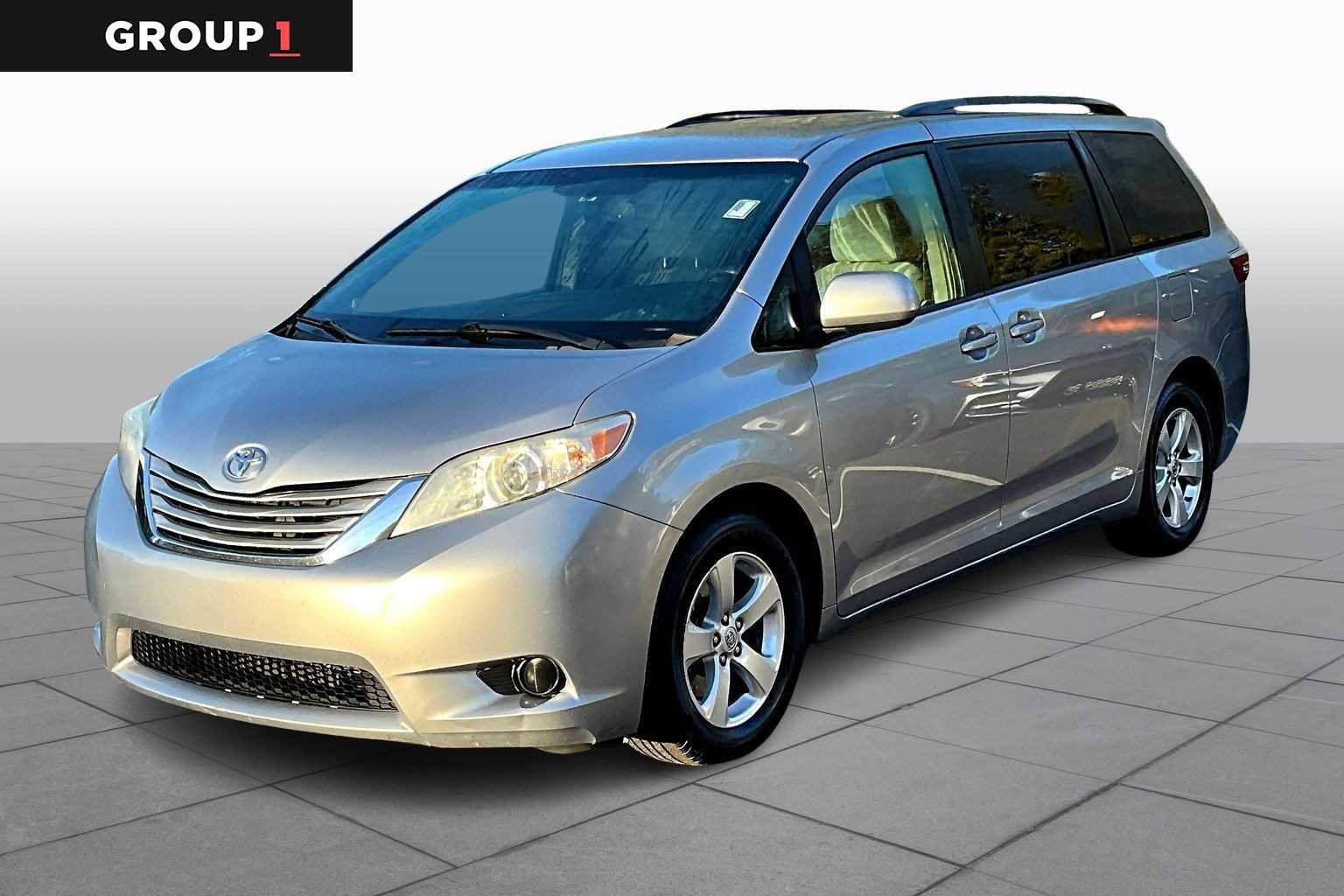 Used 2017 Toyota Sienna LE