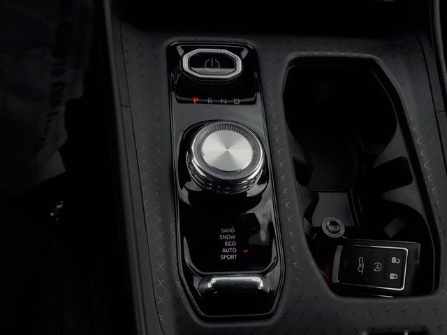 Used 2024 Jeep Wagoneer Launch Edition AWD/4WD image 40