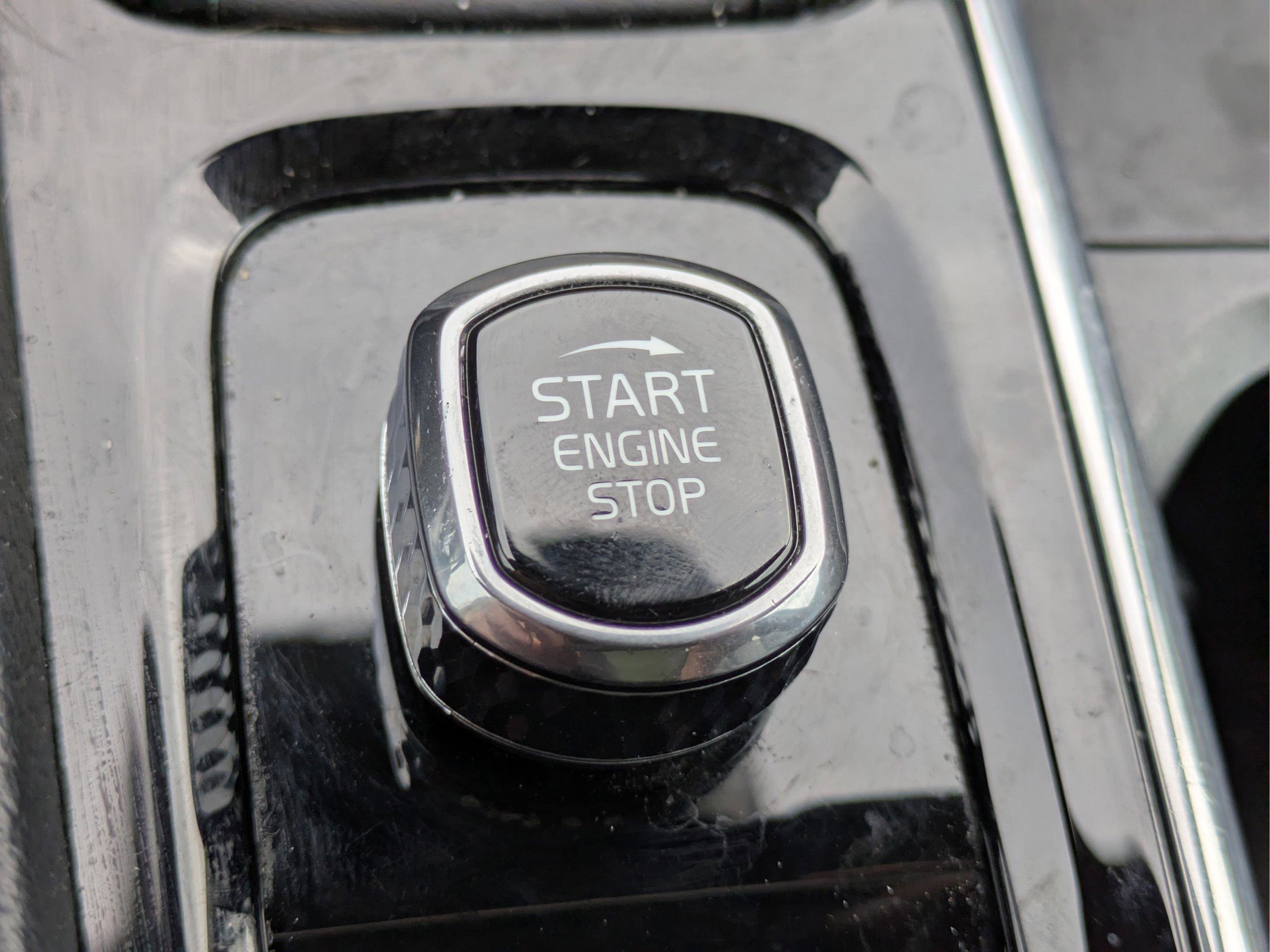 Used 2022 Volvo XC90 T6 Momentum w/ Climate Package image 32