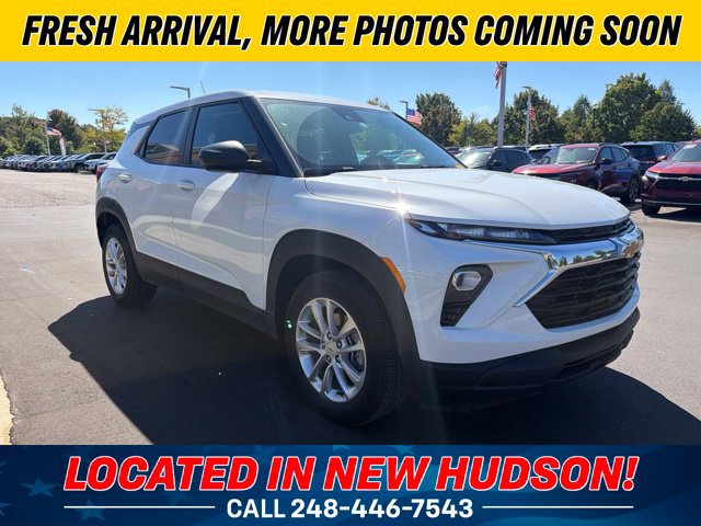 Used 2025 Chevrolet TrailBlazer LS w/ LS Convenience Package FWD image 4