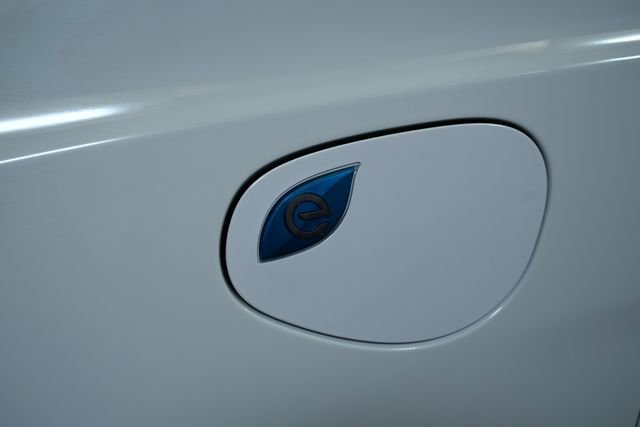 Used 2024 Chrysler Pacifica Select image 15