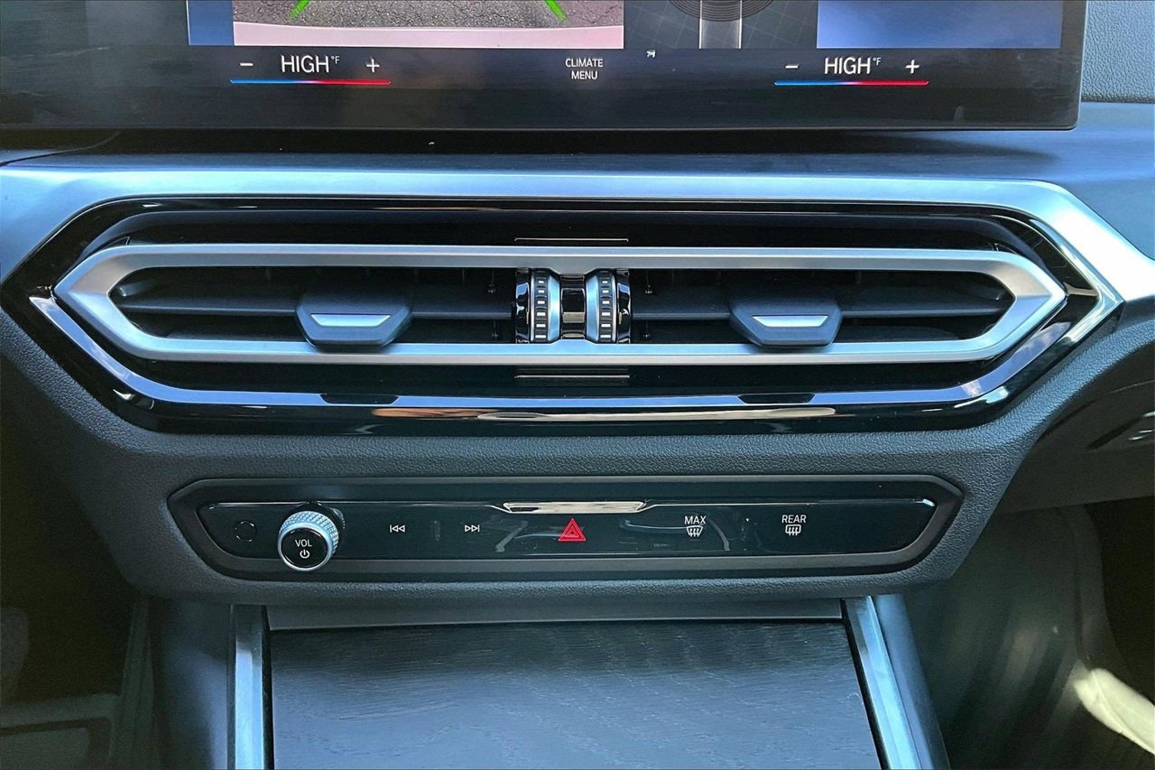 Used 2024 BMW 330i xDrive Sedan w/ Convenience Package image 19