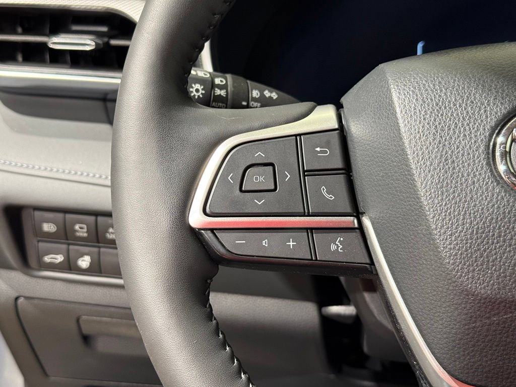 Certified 2024 Toyota Highlander Platinum AWD/4WD image 26
