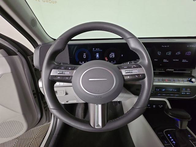 Used 2025 Hyundai Kona SEL AWD/4WD image 25