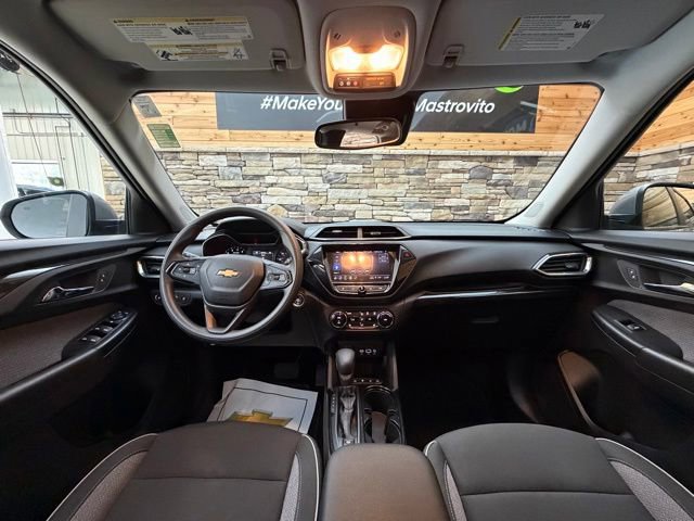 Used 2023 Chevrolet TrailBlazer LT w/ Convenience Package AWD/4WD image 16