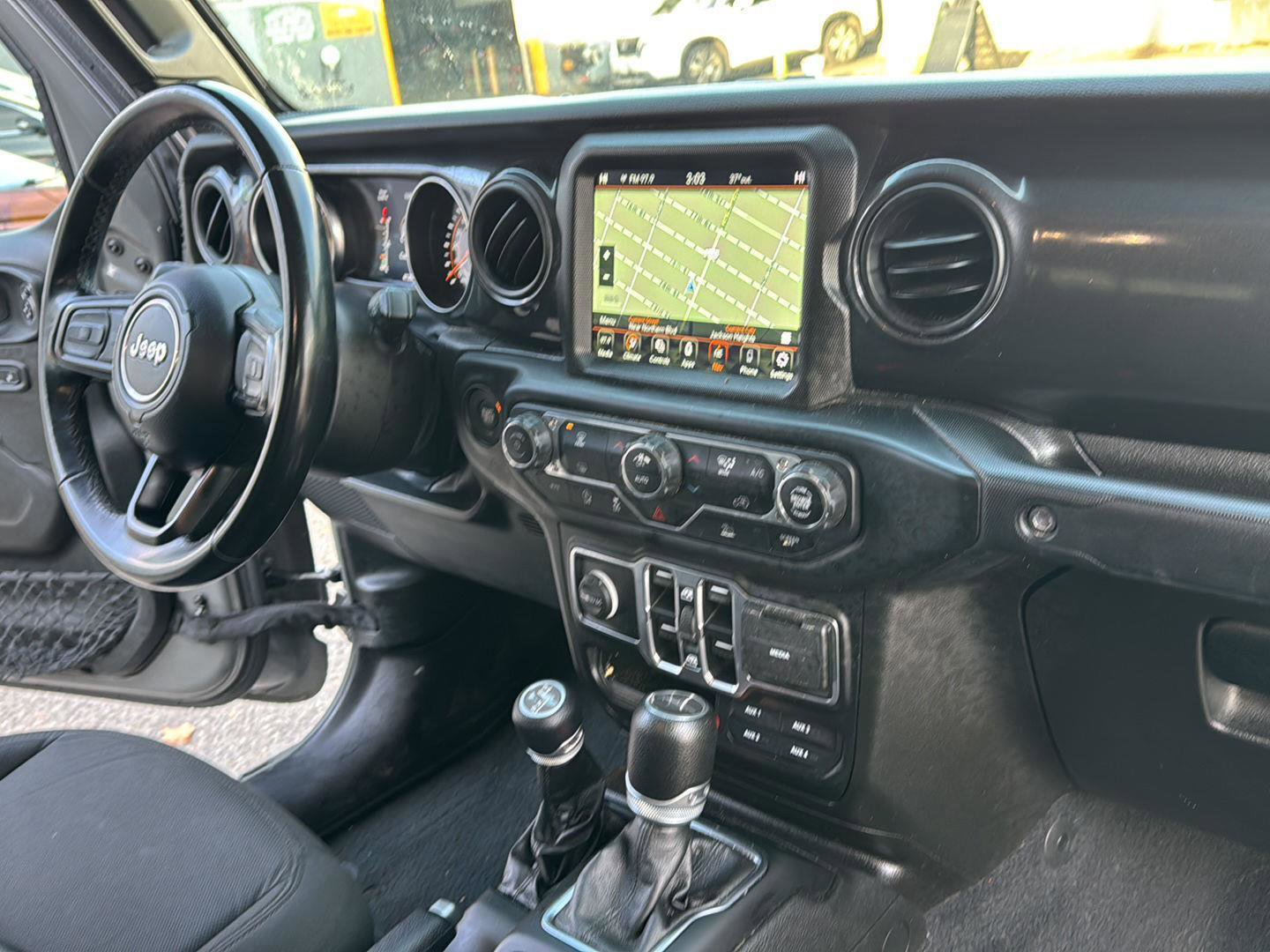 Used 2022 Jeep Gladiator Sport image 34