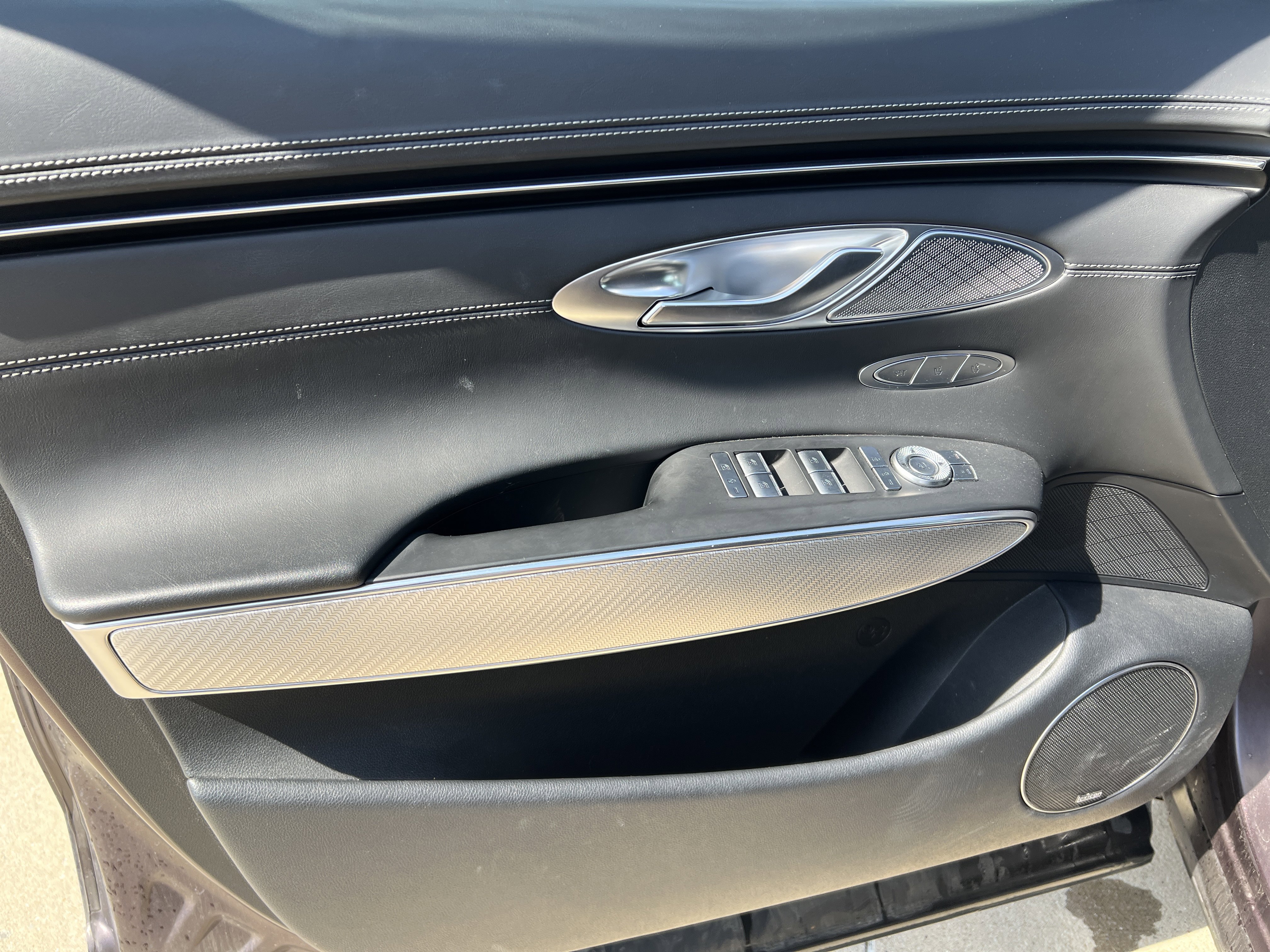 Used 2023 Genesis GV70 2.5T w/ Sport Prestige Package image 13