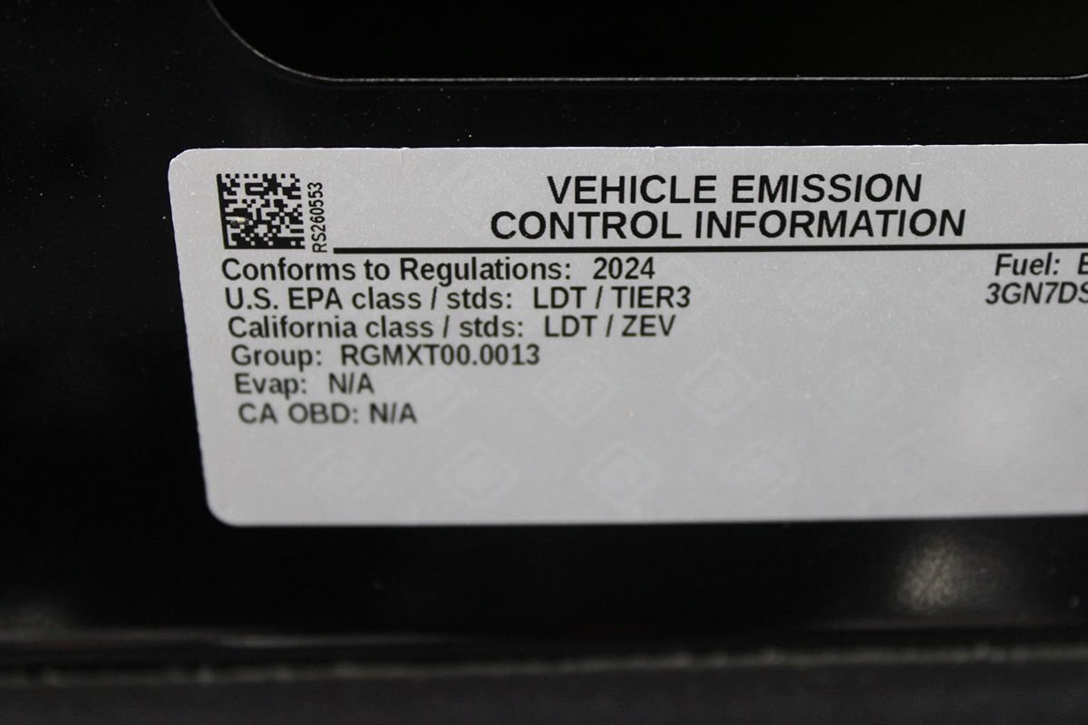 Used 2024 Chevrolet Equinox EV RS w/ LPO, Trailering Package FWD image 39