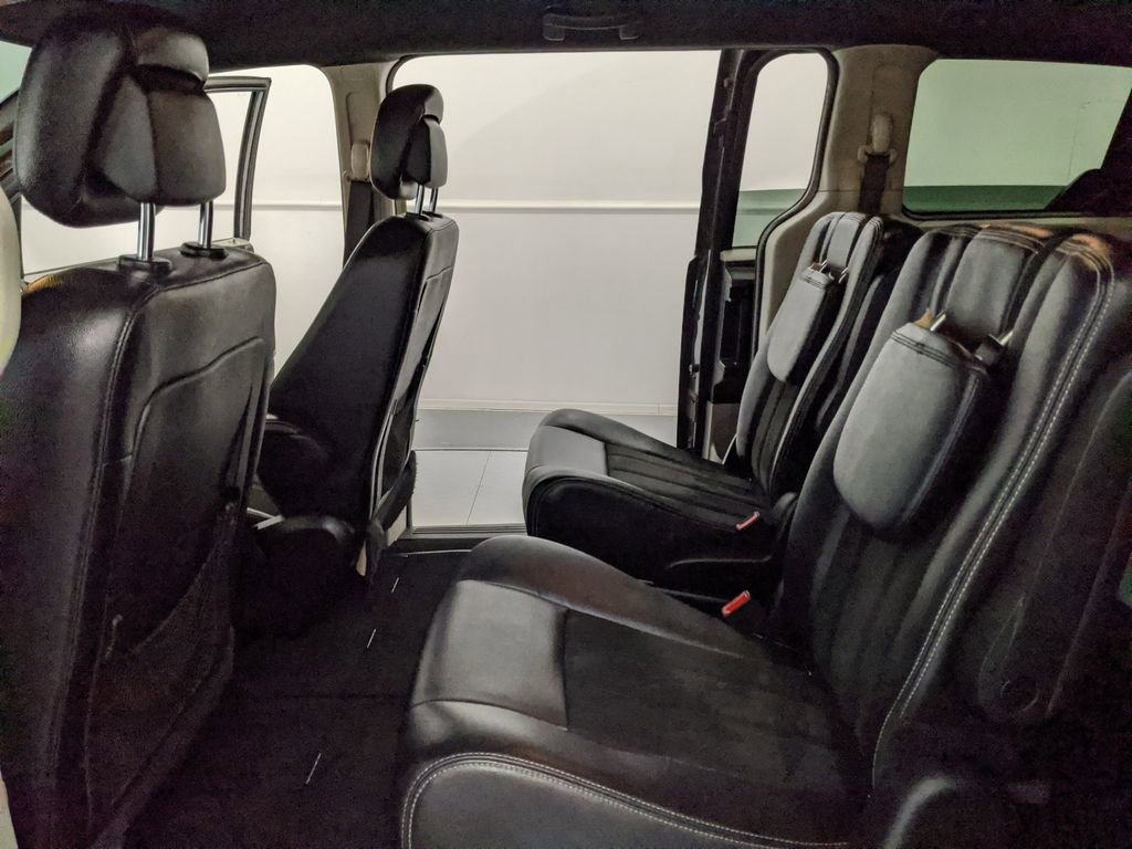 Used 2019 Dodge Grand Caravan SXT FWD image 18