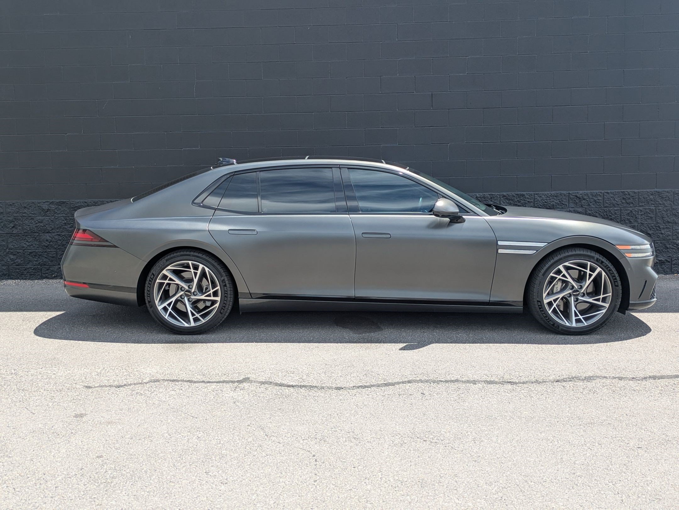 Used 2023 Genesis G90 3.5T AWD/4WD image 4