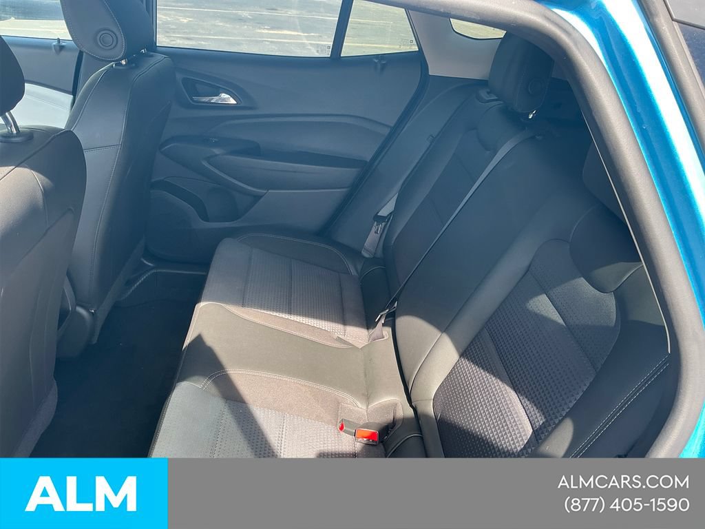 Used 2025 Chevrolet Trax LT FWD image 13
