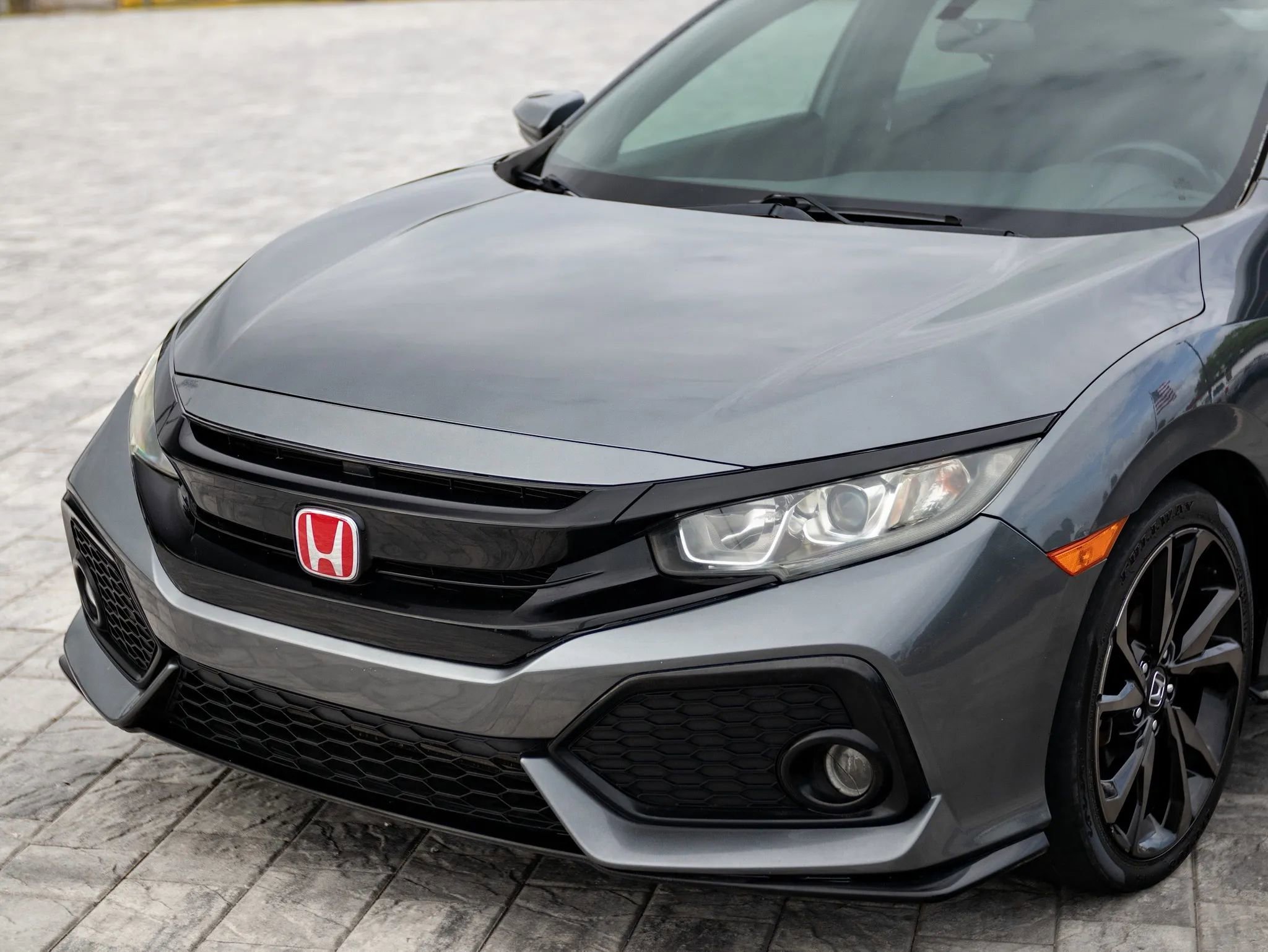 Used 2017 Honda Civic Sport image 6