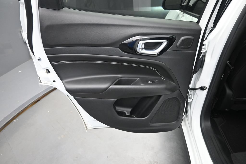 Used 2022 Jeep Compass High Altitude AWD/4WD image 16